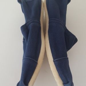 Toms Shoes - Toms Classic Canvas Slip Ons Sz 8 Toms Shoes - Toms Classic Canvas Slip Ons Sz 8
